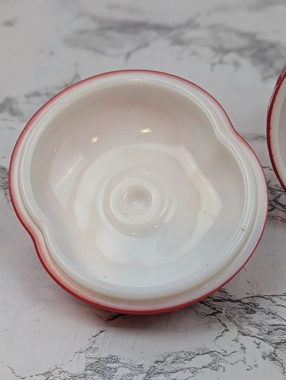 Hazel Atlas Strawberry Milk Glass Lidded Jam Jar Sugar Bowl Cottagecore - Picture 4 of 11